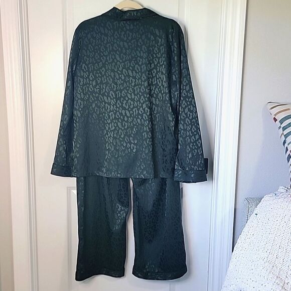 INC International Concepts Emerald Green Cheetah Print Pajama Set - Size Large - Picture 2 of 13